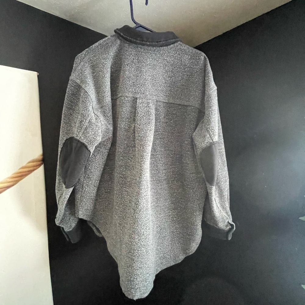 Gray Jacket With Button Pockets - image 3